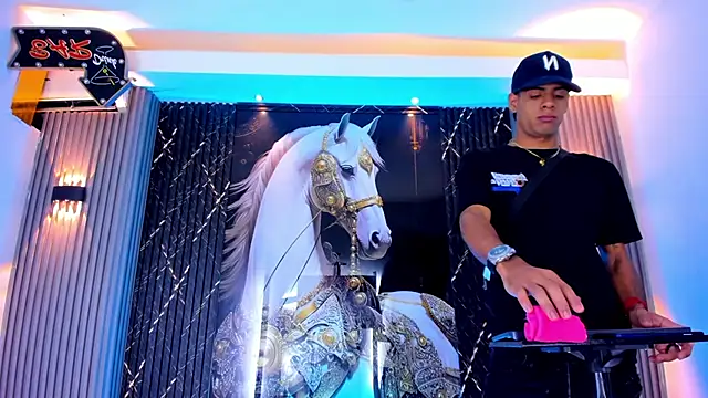 Snapshot of the_knights_of_the_night_ chatting on 04/13/26, 03:32 the knights of the night online show from 04/13/26, 03:32