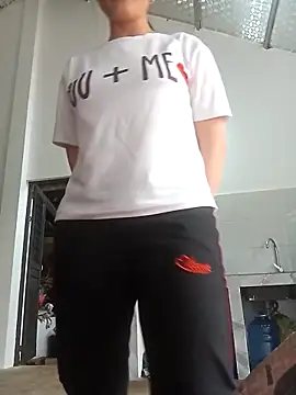 anhhuyen1 online show from 04/02/26, 11:55