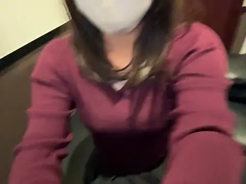 Snapshot of ichigo-milk- chatting on 04/14/26, 02:16 ichigo-milk- online show from 04/14/26, 02:16