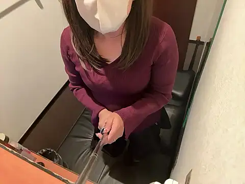 Snapshot of ichigo-milk- chatting on 04/06/26, 04:19 ichigo-milk- online show from 04/06/26, 04:19