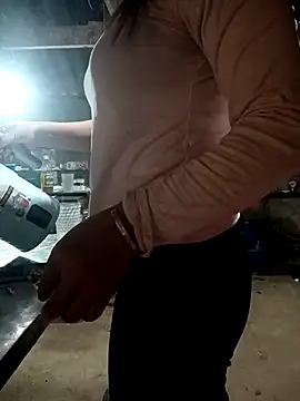 Snapshot of Baohong11 chatting on 04/14/26, 11:43 Baohong11 online show from 04/14/26, 11:43