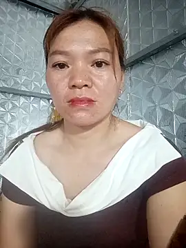 Snapshot of Baohong11 chatting on 04/05/26, 02:13 Baohong11 online show from 04/05/26, 02:13