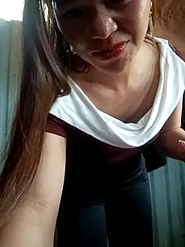 Snapshot of Baohong11 chatting on 04/13/26, 01:42 Baohong11 online show from 04/13/26, 01:42