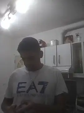 Snapshot of armanidj7 chatting on 04/08/26, 10:00 armanidj7 online show from 04/08/26, 10:00