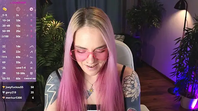 Snapshot of TerryMorris chatting on 04/11/26, 07:45 TerryMorris online show from 04/11/26, 07:45