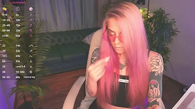 Snapshot of TerryMorris chatting on 04/16/26, 05:41 TerryMorris online show from 04/16/26, 05:41