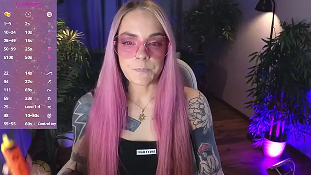 Snapshot of TerryMorris chatting on 04/11/26, 05:04 TerryMorris online show from 04/11/26, 05:04