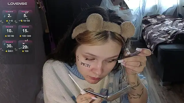 Snapshot of Liaa_Lii chatting on 04/14/26, 10:20 Liaa Lii online show from 04/14/26, 10:20