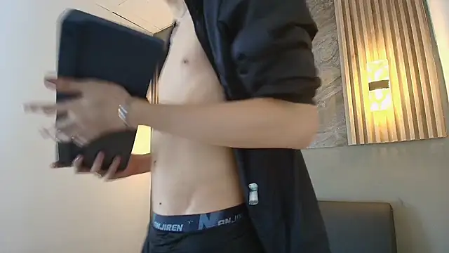 Snapshot of KENNY_HANK chatting on 04/11/26, 08:18 KENNY HANK online show from 04/11/26, 08:18