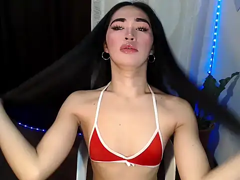 Snapshot of urasiankylie chatting on 06/30/26, 05:57 urasiankylie online show from 06/30/26, 05:57