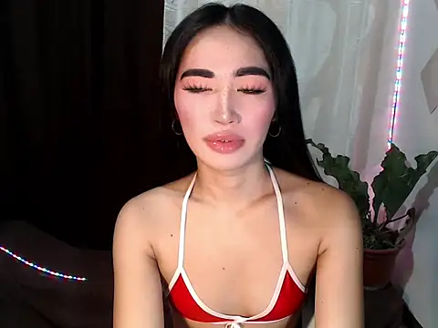 Snapshot of urasiankylie chatting on 07/04/26, 05:28 urasiankylie online show from 07/04/26, 05:28