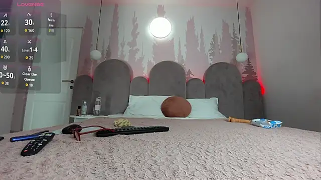 Snapshot of NolaDonovan chatting on 04/13/26, 06:23 NolaDonovan online show from 04/13/26, 06:23