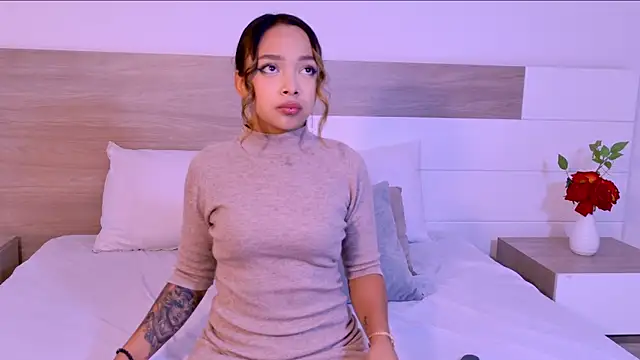 Snapshot of LaraBelmon chatting on 04/11/26, 08:56 LaraBelmon online show from 04/11/26, 08:56