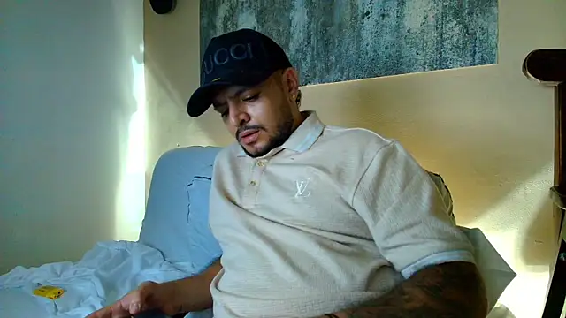 Snapshot of TROY_KIRK chatting on 04/11/26, 07:56 TROY KIRK online show from 04/11/26, 07:56