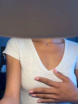 latinacaro- online show from 05/10/26, 07:34