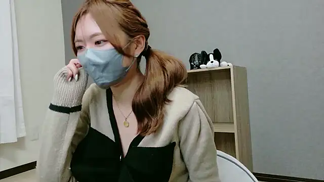 YUA 0425 online show from 04/28/26, 05:17