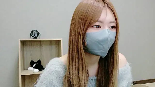 YUA 0425 online show from 04/23/26, 08:43