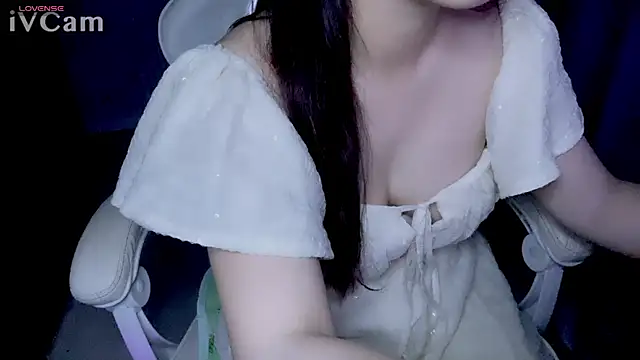 Milk xoxo online show from 04/10/26, 07:32