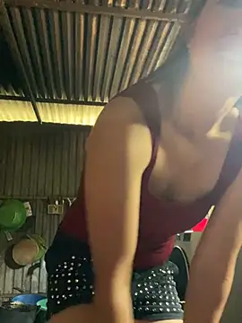 Snapshot of Huonglyna chatting on 04/06/26, 04:46 Huonglyna online show from 04/06/26, 04:46