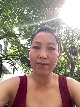 Snapshot of Huonglyna chatting on 04/03/26, 03:13 Huonglyna online show from 04/03/26, 03:13