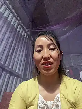 Snapshot of Huonglyna chatting on 04/18/26, 03:14 Huonglyna online show from 04/18/26, 03:14