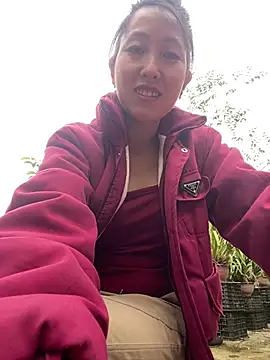 Snapshot of Huonglyna chatting on 04/29/26, 01:43 Huonglyna online show from 04/29/26, 01:43