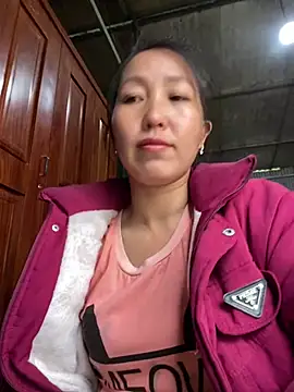 Snapshot of Huonglyna chatting on 05/11/26, 07:10 Huonglyna online show from 05/11/26, 07:10