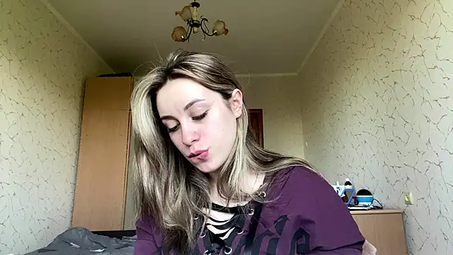 SpringSummers online show from 05/04/26, 07:11