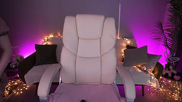 MelaniiePlay online show from 05/26/26, 02:04