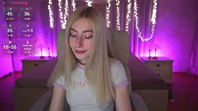 MelaniiePlay online show from 04/08/26, 01:01