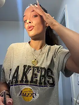 AliciaDx online show from 04/13/26, 07:40