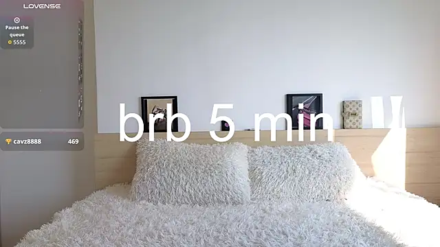 Snapshot of AstridRos chatting on 04/07/26, 01:18 AstridRos online show from 04/07/26, 01:18