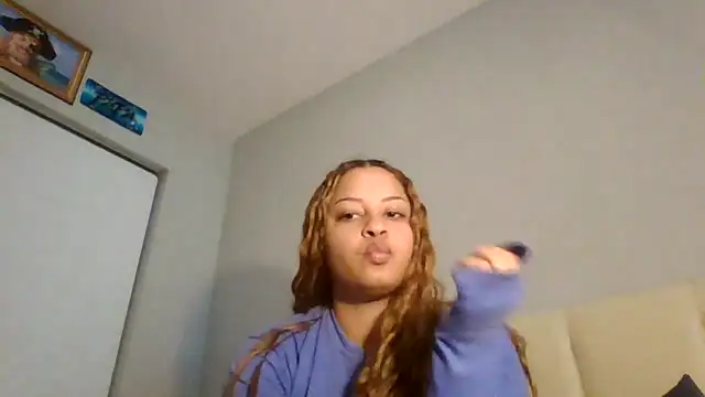 madzbailey online show from 05/15/26, 03:32