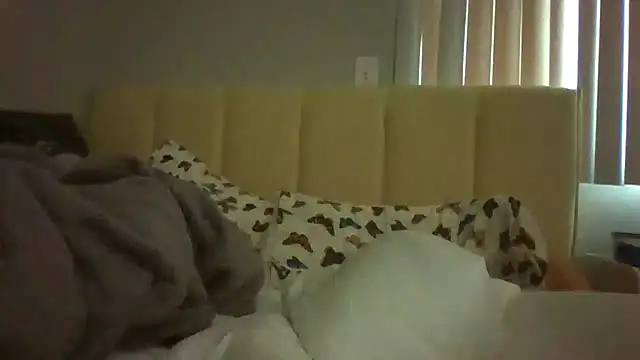 Snapshot of madzbailey chatting on 07/04/26, 02:10 madzbailey online show from 07/04/26, 02:10