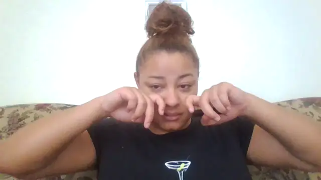 Snapshot of madzbailey chatting on 06/10/26, 03:35 madzbailey online show from 06/10/26, 03:35