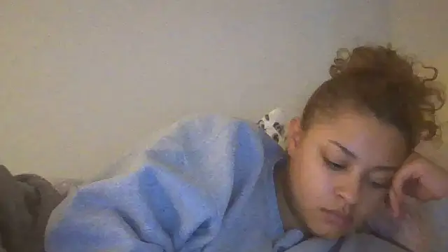 Snapshot of madzbailey chatting on 06/07/26, 11:21 madzbailey online show from 06/07/26, 11:21