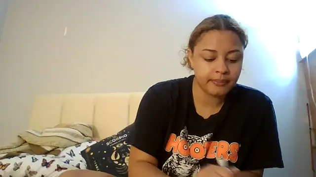 Snapshot of madzbailey chatting on 06/06/26, 01:44 madzbailey online show from 06/06/26, 01:44