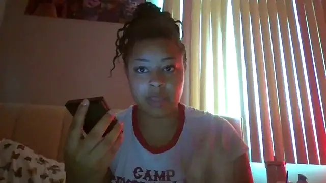 Snapshot of madzbailey chatting on 07/02/26, 01:17 madzbailey online show from 07/02/26, 01:17