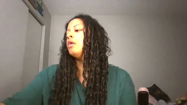 Snapshot of madzbailey chatting on 07/14/26, 02:05 madzbailey online show from 07/14/26, 02:05