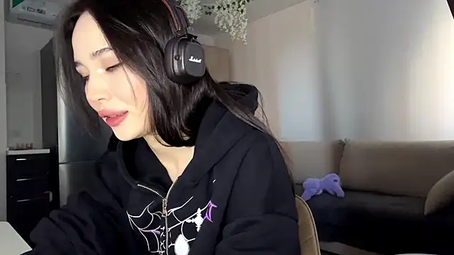 Snapshot of Elizabetswan chatting on 04/12/26, 01:25 Elizabetswan online show from 04/12/26, 01:25