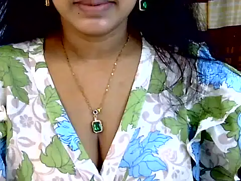 Snapshot of Noor_Zarin chatting on 04/13/26, 05:17 Noor Zarin online show from 04/13/26, 05:17