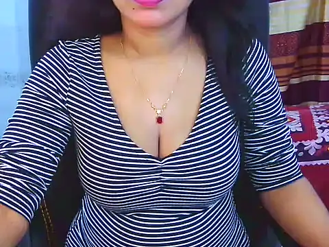 Noor Zarin online show from 04/19/26, 01:12