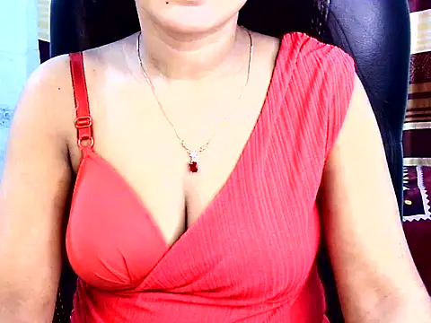 Noor Zarin online show from 04/21/26, 01:29