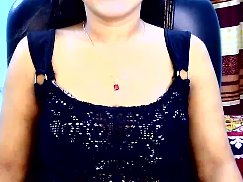 Noor Zarin online show from 04/17/26, 08:44