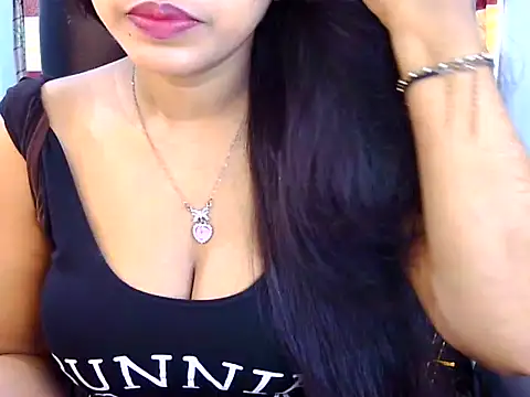 Noor Zarin online show from 04/26/26, 04:32