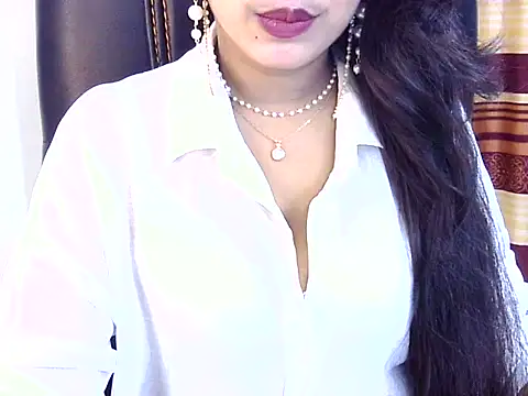 Noor Zarin online show from 05/05/26, 08:23