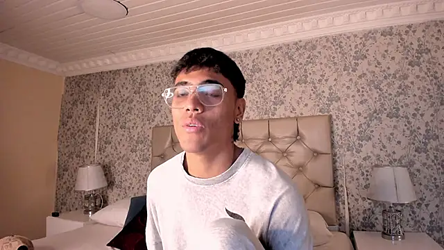 Snapshot of DannTaylor chatting on 04/09/26, 12:55 DannTaylor online show from 04/09/26, 12:55