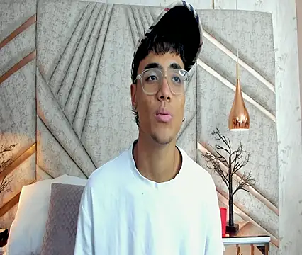 Snapshot of DannTaylor chatting on 04/07/26, 11:56 DannTaylor online show from 04/07/26, 11:56