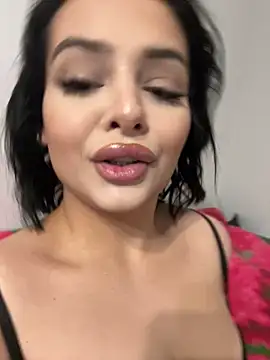 MiaKittyx0 online show from 05/14/26, 06:27
