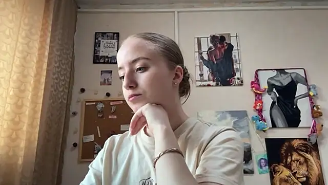SabinaHaggen online show from 04/15/26, 02:32